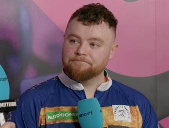 Josh Rock spricht nach seinem Sieg über Callan Ryzd mit SPORT1 über die schwere Zeit, in der sich Gegner Rydz aktuell befindet und findet bewegende Worte.