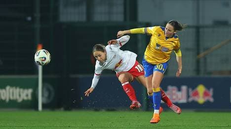 Leipzigs Gina Chmielinski gegen Elena Mühlemann (v.)