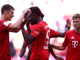 Alphonso Davies und Benjamin Pavard bilden derzeit Bayerns Außenverteidiger-Pärchen. Nach den letzten Spielen kann man die bei aber auch als verkappte Flügelzange bezeichnen und das weckt vor allem bei den Bayern-Fans positive Erinnerungen.