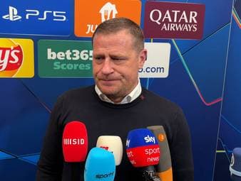 Der FC Bayern München gewinnt das Hinspiel des Champions-League-Achtelfinals bei Atalanta Bergamo zwar deutlich, muss aber drei verletzte Spieler hinnehmen. Sportvorstand Max Eberl gibt nach der Partie erste Updates zur Situation von Alphonso Davies, Jamal Musiala und Jonas Urbig.