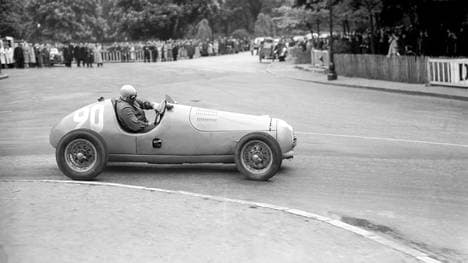 Ranking: Die größten Formel 1 Fahrer aller Zeiten PLATZ 4 – JUAN MANUEL FANGIO (5 WM-Titel, 24 Grand-Prix-Siege)