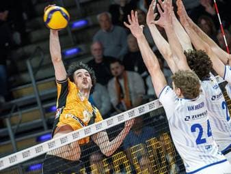 Berlin sichert sich Final-Matchball