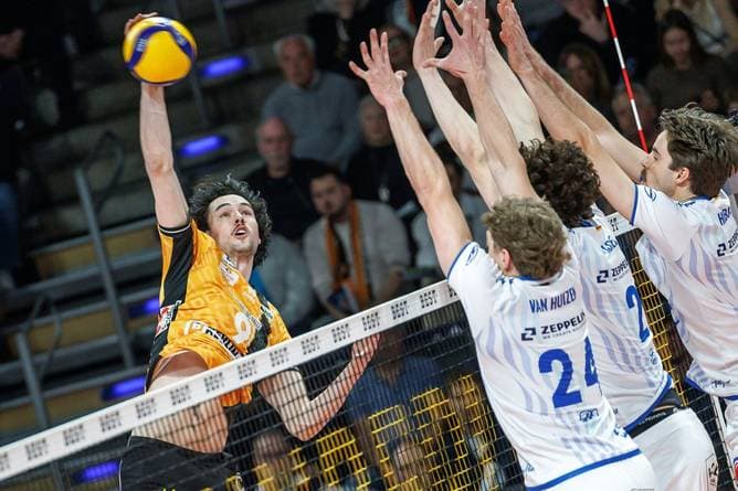 Berlin sichert sich Final-Matchball