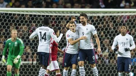 Olivier Giroud (2.v.r.) schnürt einen Doppelpack