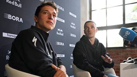 Florian Lipowitz (vorn) und Remco Evenepoel sind bei der Tour de France Teamkollegen