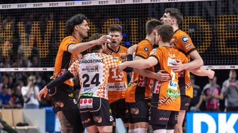 Das erste Spiel gewann Berlin noch deutlich mit 3:0