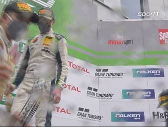 Im dritten Lauf des Wochenendes am Nürburgring überzeugt US-Racing Pilot Tim Tramnitz auf ganzer Linie. Mit einem zweiten Platz baut er seine Führung in der Rookie-Wertung weiter aus. 