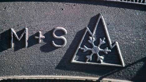 Das sogenannte Alpine-Symbol kennzeichnet seit 2018 Winterreifen