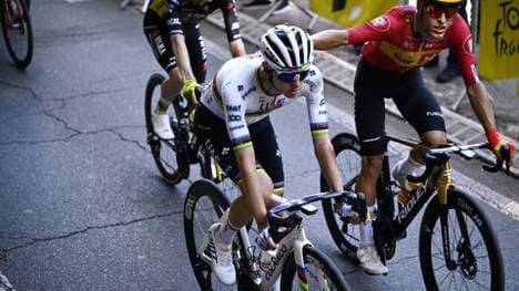 Tadej Pogacar verletzte sich bei seinem Sturz am linken Unterarm