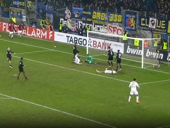 Der 1.FC Saarbrücken bleibt der Pokalschreck für die Bundesligisten. Nach den Bayern hauen sie auch Frankfurt raus und stehen damit im Viertelfinale.