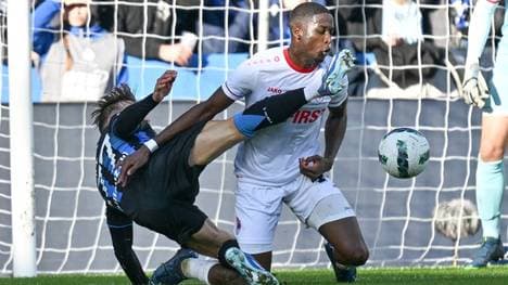 Soumaila Coulibaly (r.) ist vom BVB an Royal Antwerpen ausgeliehen