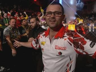 Damon Heta sorgt mit seinem Walk-On in Hildesheim für absolute Partystimmung! Das Viertelfinale verliert er allerdings gegen einen stark aufspielenden Peter Wright mit 4:6.