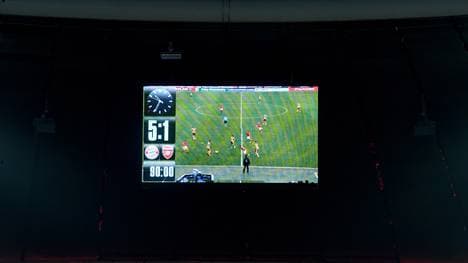 FC Bayern Muenchen v Arsenal FC - UEFA Champions League Round of 16: First Leg