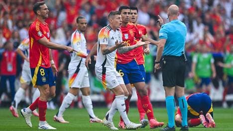 Schiedsrichter Anthony Taylor verweigerte Deutschland einen Handelfmeter