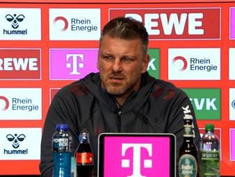 Vor dem Derby gegen Mönchengladbach will Lukas Kwasniok eigentlich mit der obligatorischen Pressekonferenz beginnen. Doch das Verhalten eines Reporters scheint dem FC-Trainer offenbar nicht zu gefallen.