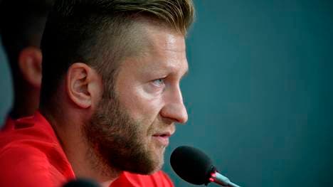 FBL-WC-2018-POL-PRESSER