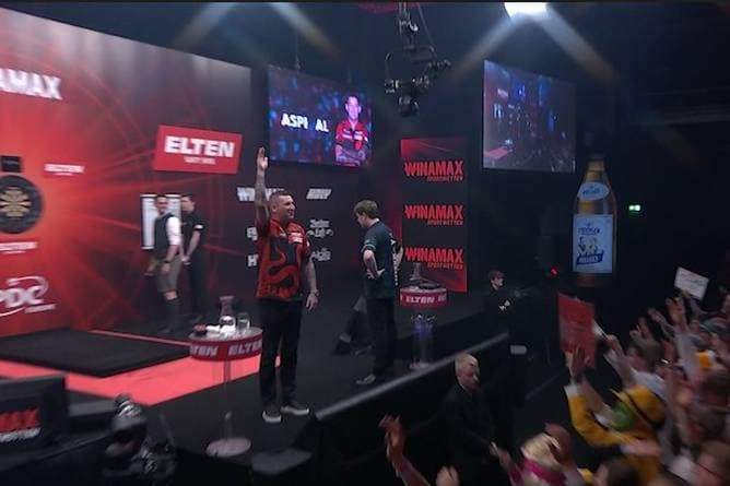 Diesen Walk-on-Song hatten die Darts-Fans nicht erwartet
