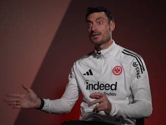 Albert Riera hat seine Trainer-Pro-Lizenz mit weiteren großen Namen, wie Xabi Alonso absolviert. Nun spricht er darüber, was ihn mit anderen Trainern verbindet.