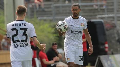 Karim Bellarabi (r.) sorgte am Samstag erneut für einen Schreckmoment