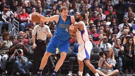 Dallas Mavericks v Los Angeles Clippers