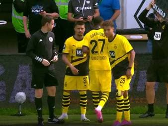 Jermain Nischalke ist schon jetzt der wohl bekannteste Neuzugang der U23 von Borussia Dortmund. Nach seiner Einwechslung in Münster wird er von den Fans gefeiert - dank seinem besonderen Namen.