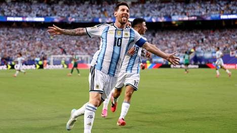 Lionel Messi jubelt