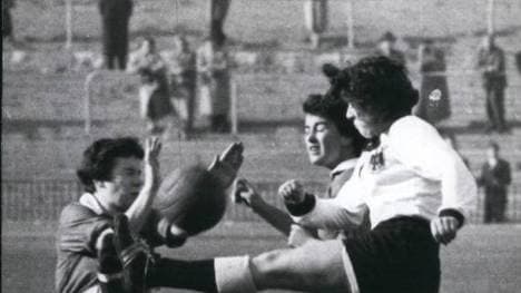 Bereits im November 1957 trat ein Team der BRD in Berlin gegen England an. Es gab eine 0:4-Niderlage