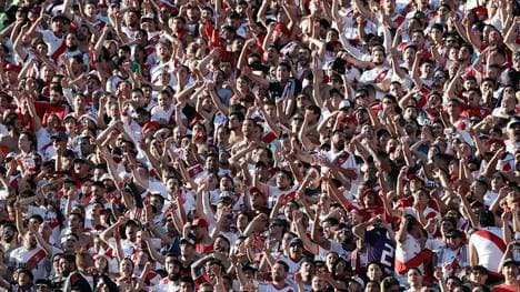 FBL-LIBERTADORES-RIVER-BOCA-FANS