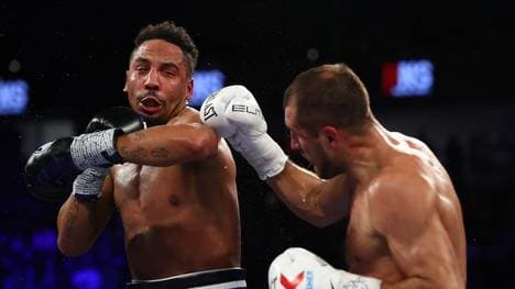 Andre Ward (l.) bezwang in Las Vegas Sergei Kowalew