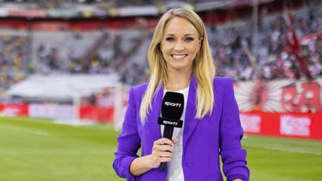 Katharina Kleinfeldt gehört zum SPORT1 On-Air-Team beim Topspiel der 2. Bundesliga.