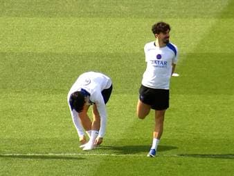 Paris Saint-Germain hat lange um einen verletzten und einen angeschlagenen Stars gebangt. Beide Schlüsselspieler stehen PSG gegen den FC Bayern wohl zur Verfügung.