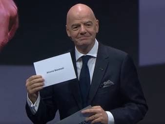 Bei der FIFA-Gala wurde Aitana Bonmatí zur Best FIFA Women’s Player 2025 gekürt. Präsident Gianni Infantino verkündete die Entscheidung. Bonmatí sprach von großer Dankbarkeit für die Stimmen aus der Fußballwelt.