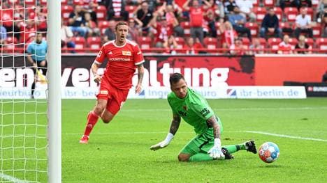 Rafal Gikiewicz (r.) überragte gegen seine ehemaligen Teamkollegen von Union Berlin