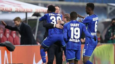 Jubel der Leverkusener nach dem 1:3 