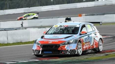 Bei seinem Gaststart hat Thierry Neuville gleich das erste Rennen gewonnen