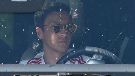 Fristet derzeit ein sportliches Schatten-Dasein: Mesut Özil