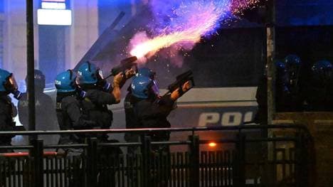 Beim Derby in Genua kam es zu Ausschreitungen