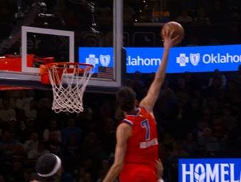 Die Oklahoma City Thunder sind nicht zu stoppen. Gegen Phoenix zeigt OKC offensiv und defensiv eine Gala-Vorstellung und sorgt damit für einen Rekord.