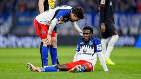 Bakery Jatta (unten) wird dem HSV einige Wochen fehlen
