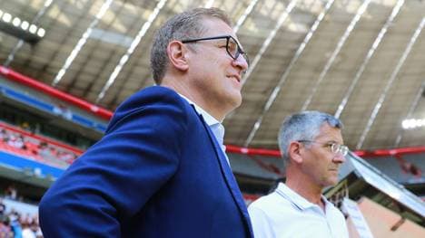 Präsident Herbert Hainer (r.) attestierte Jan-Christian Dreesen (l.) eine "unheimlich tolle Leistung"