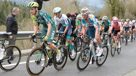 Schachmann (l.) hat auf der letzten Etappe keine Chance