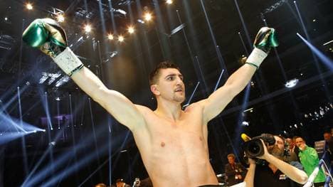 Marco Huck bejubelt einen Sieg