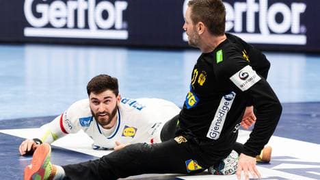 Mit dem Hinterteil! Andreas Palicka hält den Sieg fest