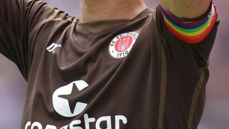 St. Pauli präsentiert Gendersternchen auf dem Trikot