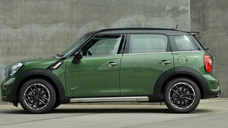 Der Mini Countryman ist aktuell in zweiter Generation auf dem Markt, die erste (Bild) lief von 2010 bis 2017 vom Band