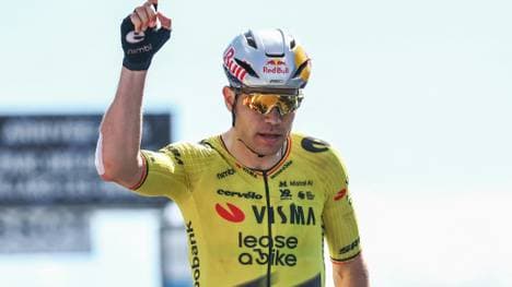 Van Aert gewann trotz Verletzung noch eine Etappe