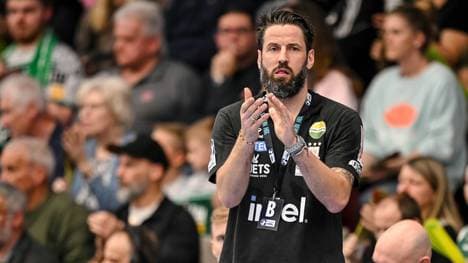 Applaus für sein Team: Bennet Wiegert