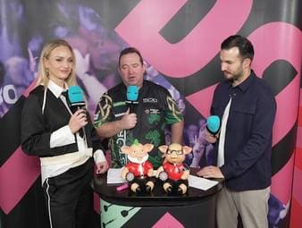 Brendan Dolan gewinnt sein erstes Spiel der Darts-WM gegen Tavis Dudeney und analysiert im Anschluss seine Leistung, mit der er nicht zufrieden war.