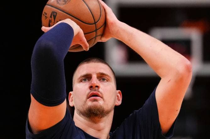 Knie überstreckt: Jokic fehlt Nuggets mehrere Wochen