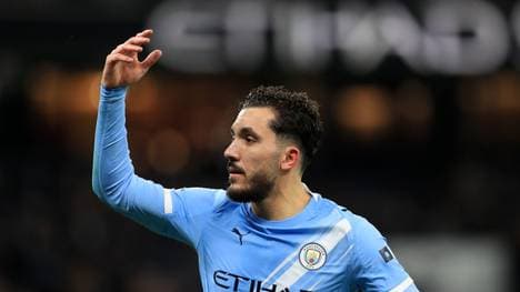 Manchester City und Rayan Cherki jagen Arsenal an der Spitze der Premier League.